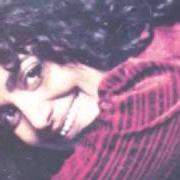 Il testo E PARLO ANCORA DI TE di MIA MARTINI è presente anche nell'album Danza (1978)
