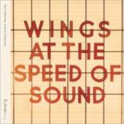 Il testo WARM AND BEAUTIFUL di PAUL MCCARTNEY è presente anche nell'album Wings at the speed of sound (1976)