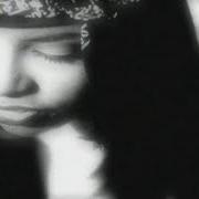Il testo BACK AND FORTH di AALIYAH è presente anche nell'album Age aint nothing but a number (1994)