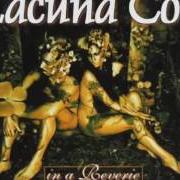 Il testo UN FANTASMA TRA NOI (A GHOST BETWEEN US) dei LACUNA COIL è presente anche nell'album Lacuna coil (1998)