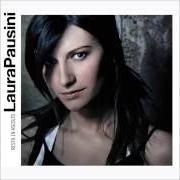 Il testo IL TUO NOME IN MAIUSCOLO di LAURA PAUSINI è presente anche nell'album Resta in ascolto (2004)