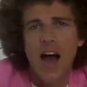 Il testo OH GIRL di LEO SAYER è presente anche nell'album Here (1979)