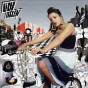 Il testo LITTLEST THINGS di LILY ALLEN è presente anche nell'album Alright, still (2006)