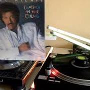 Il testo NIGHT TRAIN(SMOOTH ALLIGATOR) di LIONEL RICHIE è presente anche nell'album Dancing on the ceiling (1986)