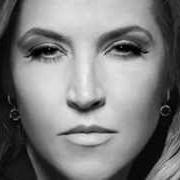 Il testo STORM AND GRACE di LISA MARIE PRESLEY è presente anche nell'album Storm & grace (2012)