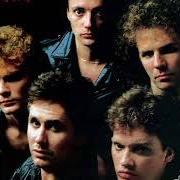 Il testo IT'S NEVER EASY di LOVERBOY è presente anche nell'album Keep it up (1983)