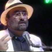 Il testo TU NON MI BASTI MAI di LUCIO DALLA è presente anche nell'album Canzoni (1996)