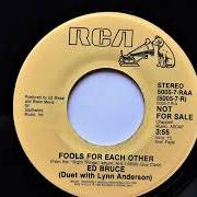 Il testo I'VE NEVER LOVED ANYONE MORE di LYNN ANDERSON è presente anche nell'album Fools for each other