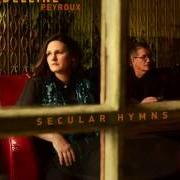 Il testo HEAVEN HELP US ALL di MADELEINE PEYROUX è presente anche nell'album Got you on my mind (2004)