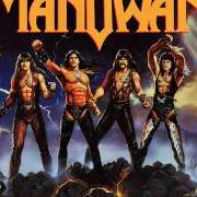 Il testo FIGHTING THE WORLD dei MANOWAR è presente anche nell'album Fighting the world (1987)