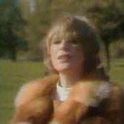 Il testo EASY IN THE CITY di MARIANNE FAITHFULL è presente anche nell'album Dangerous acquaintances (1981)