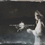 Il testo WHAT DOES IT MEAN TO TRAVEL di MARY CHAPIN CARPENTER è presente anche nell'album The things that we are made of (2016)