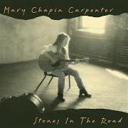 Il testo OUTSIDE LOOKING IN di MARY CHAPIN CARPENTER è presente anche nell'album Stones in the road (1994)
