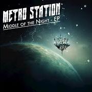 Il testo BARCELONA dei METRO STATION è presente anche nell'album Middle of the night (2013)