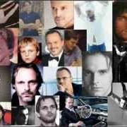 Il testo CAUSAS Y AZARES di MIGUEL BOSÉ è presente anche nell'album 11 maneras de ponerse un sombrero (1998)