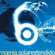 Il testo SUFRE CONMIGO di MOENIA è presente anche nell'album Solar (2006)