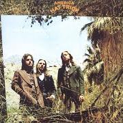 Il testo MOLTEN LOVE degli AMERICA è presente anche nell'album Hat trick (1973)