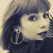 Il testo ALL CLEAR di NAJWA NIMRI è presente anche nell'album Mayday (2003)