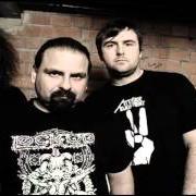 Il testo NOM DE GUERRE dei NAPALM DEATH è presente anche nell'album Utilitarian (2012)