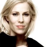 Il testo RUN RUN RUN di NATASHA BEDINGFIELD è presente anche nell'album Strip me away (2011)