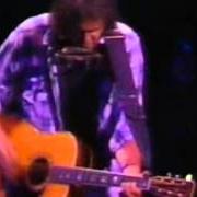 Il testo WRECKING BALL di NEIL YOUNG è presente anche nell'album Freedom (1989)