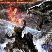 Il testo TATTERED BANNERS AND BLOODY FLAGS degli AMON AMARTH è presente anche nell'album Twilight of the thunder god (2008)