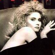 Il testo SOUL KISS di OLIVIA NEWTON-JOHN è presente anche nell'album Soul kiss (1985)