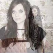 Il testo SPARK di AMY MACDONALD è presente anche nell'album A curious thing (2010)