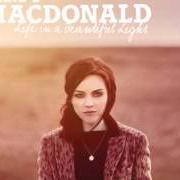 Il testo THE GREEN AND THE BLUE di AMY MACDONALD è presente anche nell'album Life in a beautiful light (2012)