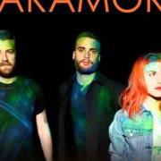 Il testo STILL INTO YOU dei PARAMORE è presente anche nell'album Paramore (2013)