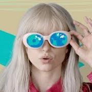 Il testo FAKE HAPPY dei PARAMORE è presente anche nell'album After laughter (2017)