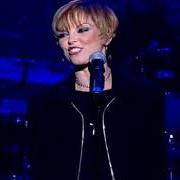 Il testo LOVE IS A BATTLEFIELD di PAT BENATAR è presente anche nell'album Summer vacation (2001)