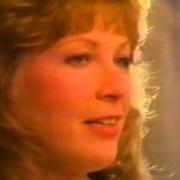 Il testo SO GOOD TO BE IN LOVE di PATTY LOVELESS è presente anche nell'album If my heart had windows (1990)