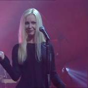 Il testo COL TEMPO (AVEC LE TEMPS) di PATTY PRAVO è presente anche nell'album Patty live 99 (2001)