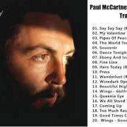 Il testo LET 'EM IN di PAUL MCCARTNEY è presente anche nell'album Pure mccartney (2016)