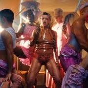 Il testo F**K HOW YOU WANNA F**K dei PEACHES è presente anche nell'album No lube so rude (2026)
