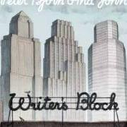 Il testo YOUNG FOLKS dei PETER BJORN AND JOHN è presente anche nell'album Writer's block (2006)