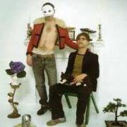 Il testo GIRL AND THE SEA dei THE PRESETS è presente anche nell'album Beams (2005)