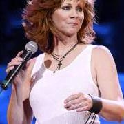 Il testo WHOSE HEARTACHE IS THIS ANYWAY di REBA MCENTIRE è presente anche nell'album Have i got a deal for you (1990)