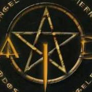 Il testo UN SENTIMIENTO DE AMOR di ANGELES DEL INFIERNO è presente anche nell'album Todos somos angeles (2003)
