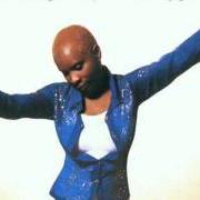 Il testo WELCOME di ANGELIQUE KIDJO è presente anche nell'album Fifa (1996)