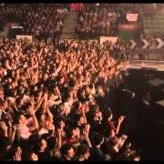 Il testo QUELLO CHE CAPITA degli 883 è presente anche nell'album Max live 2008 (2008)