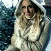 Il testo SWEET IS THE SONG di SARAH CONNOR è presente anche nell'album Christmas in my heart (2005)