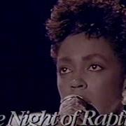 Il testo SWEET LOVE di ANITA BAKER è presente anche nell'album One night of rapture (live) (2004)