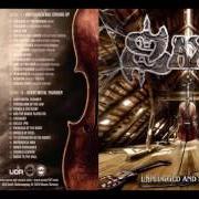 Il testo AND THE BANDS PLAYED ON dei SAXON è presente anche nell'album Unplugged and strung up (2013)