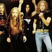 Il testo YELLOW RAVEN degli SCORPIONS è presente anche nell'album Virgin killer (1976)