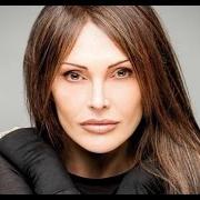 Il testo UN'EMOZIONE DA POCO di ANNA OXA è presente anche nell'album Collezione (2001)