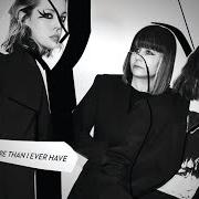 Il testo RESTLESS degli SLEATER-KINNEY è presente anche nell'album The center won't hold (2019)