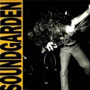 Il testo FULL ON KEVIN'S MOM dei SOUNDGARDEN è presente anche nell'album Louder than love (1990)