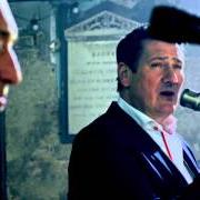 Il testo MAN IN CHAINS degli SPANDAU BALLET è presente anche nell'album The story - the very best of spandau ballet (2014)